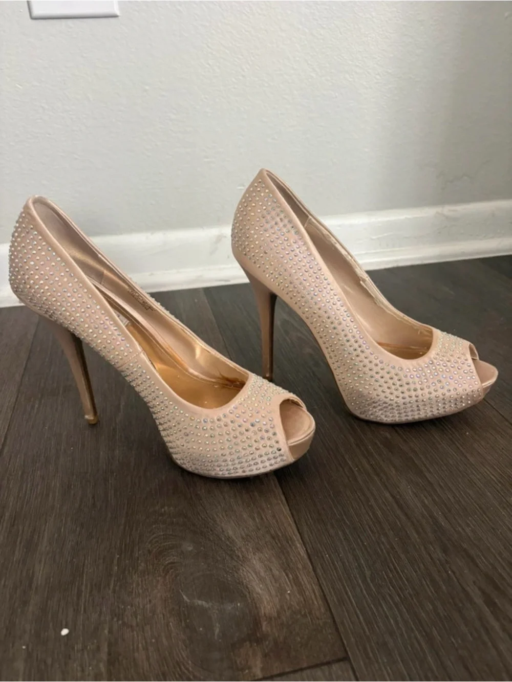 Jennifer Lopez elegant blush